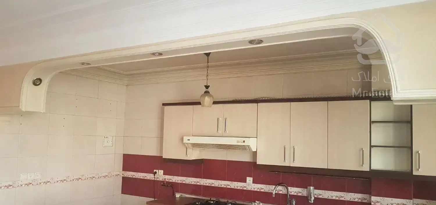 آپارتمان طبقه سوم