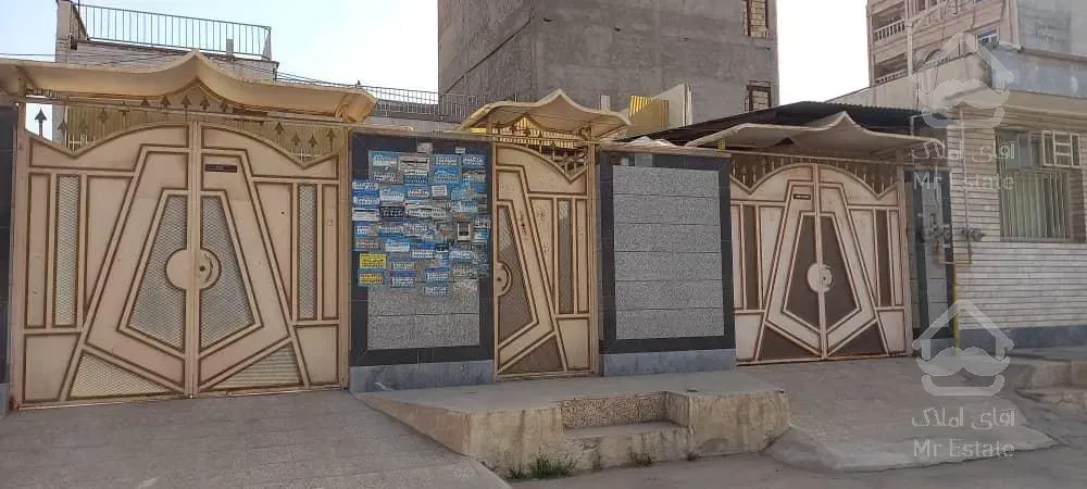 ساختمان مسکونی،دو طبقه،حیاط دار،۳۰۰متر