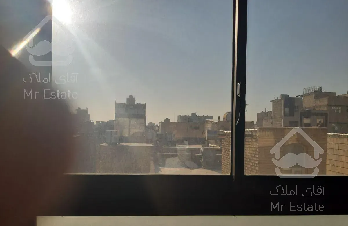 اپارتمان بین ۷۰ تا ۷۵ متر هست ۱ خواب