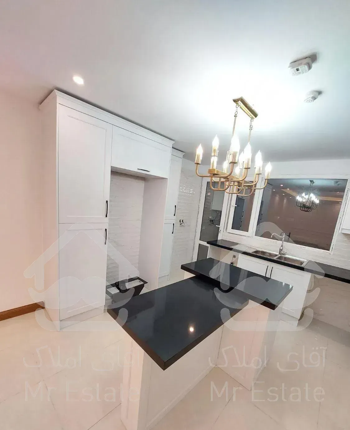 ۱۰۰ متر آپارتمان / ۳خ نوساز/ با ۲ پارکینگ سندی