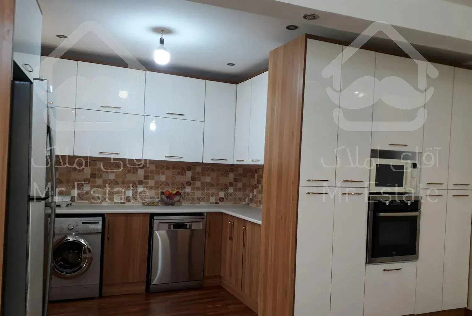 آپارتمان شیک و تمیز چهار واحد چهار طبقه در خ شفا