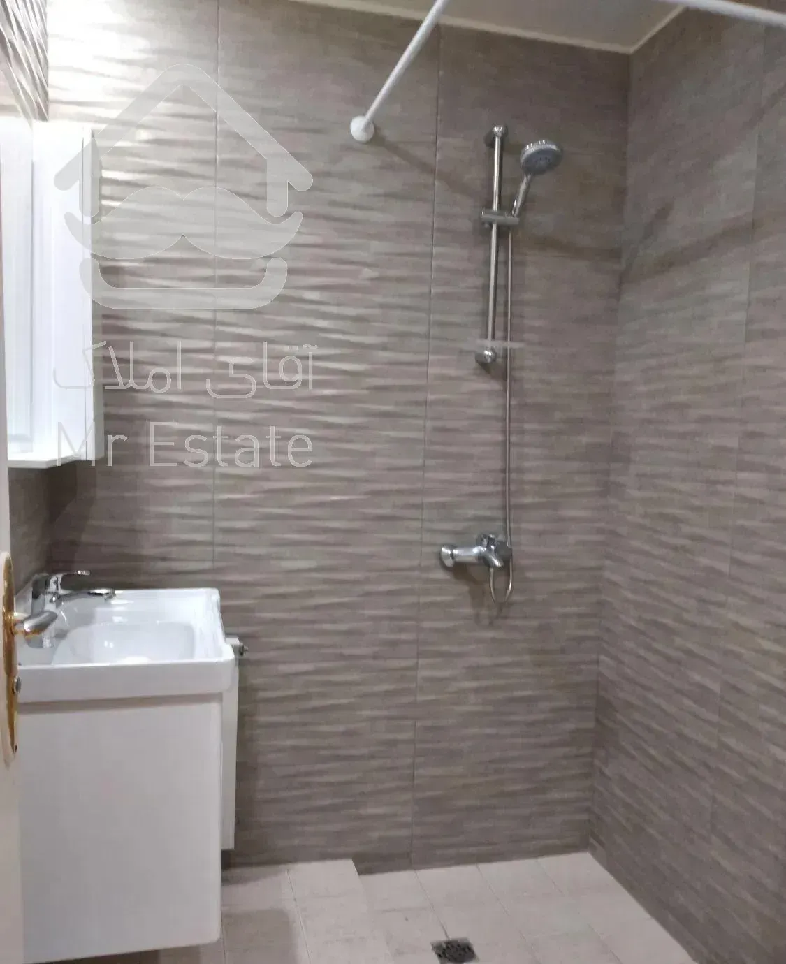 کامرانیه ۲۴۵متر / تراس قابل چیدمان ۳پارگینگ