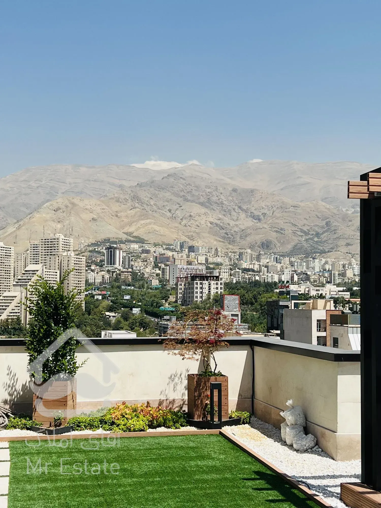 ۱۲۰ متر آپارتمان لوکس واقع در شهرک‌سئول