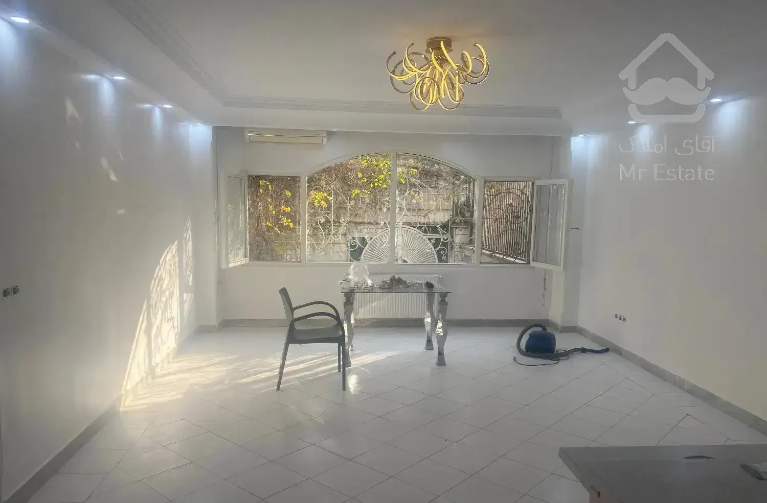 ۸۷ متر با پارکینگ و انباری