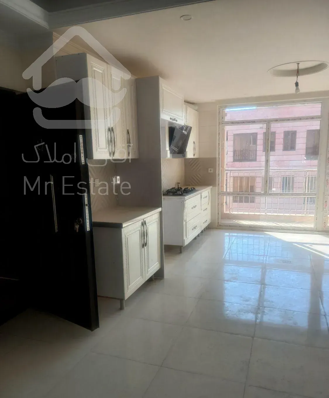 ۱۲۰ متری نوساز انقلاب