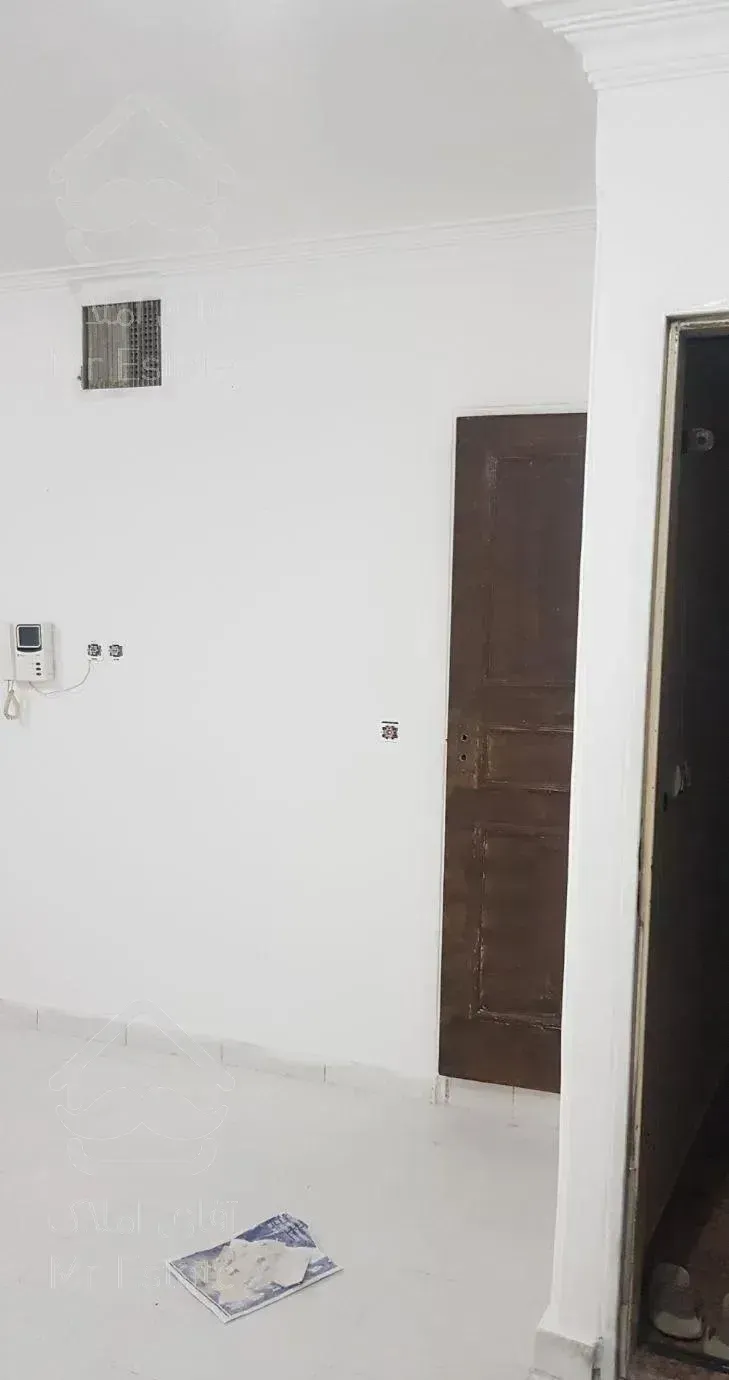 ۵۰متر نقاشی وبازسازی شده با انباری و پارکینگ موتور