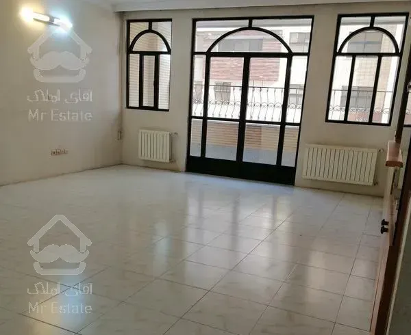 ((120متری دوخواب ط اول جنوبی خ فلاطوری))