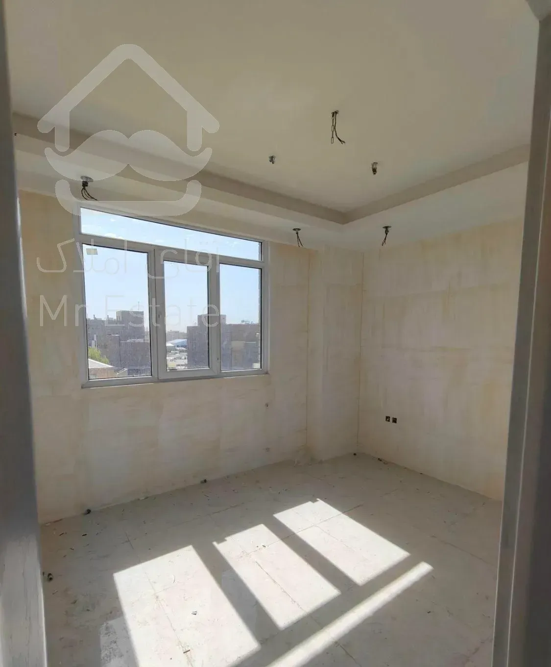 ۱۴۰ متری ۳ خوابه (سه بر)غرق نور