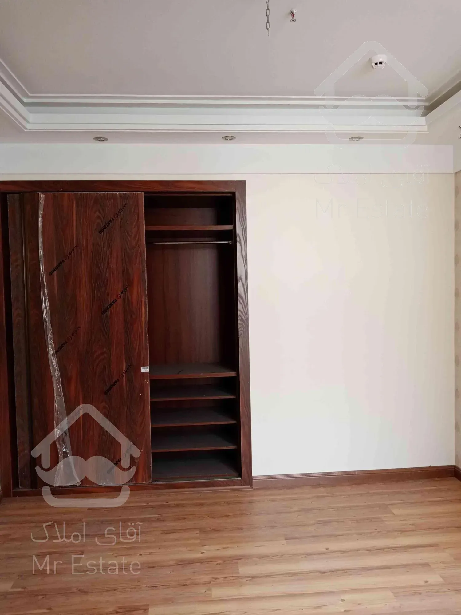 130 متر دو خواب مستر نیاوران نوساز