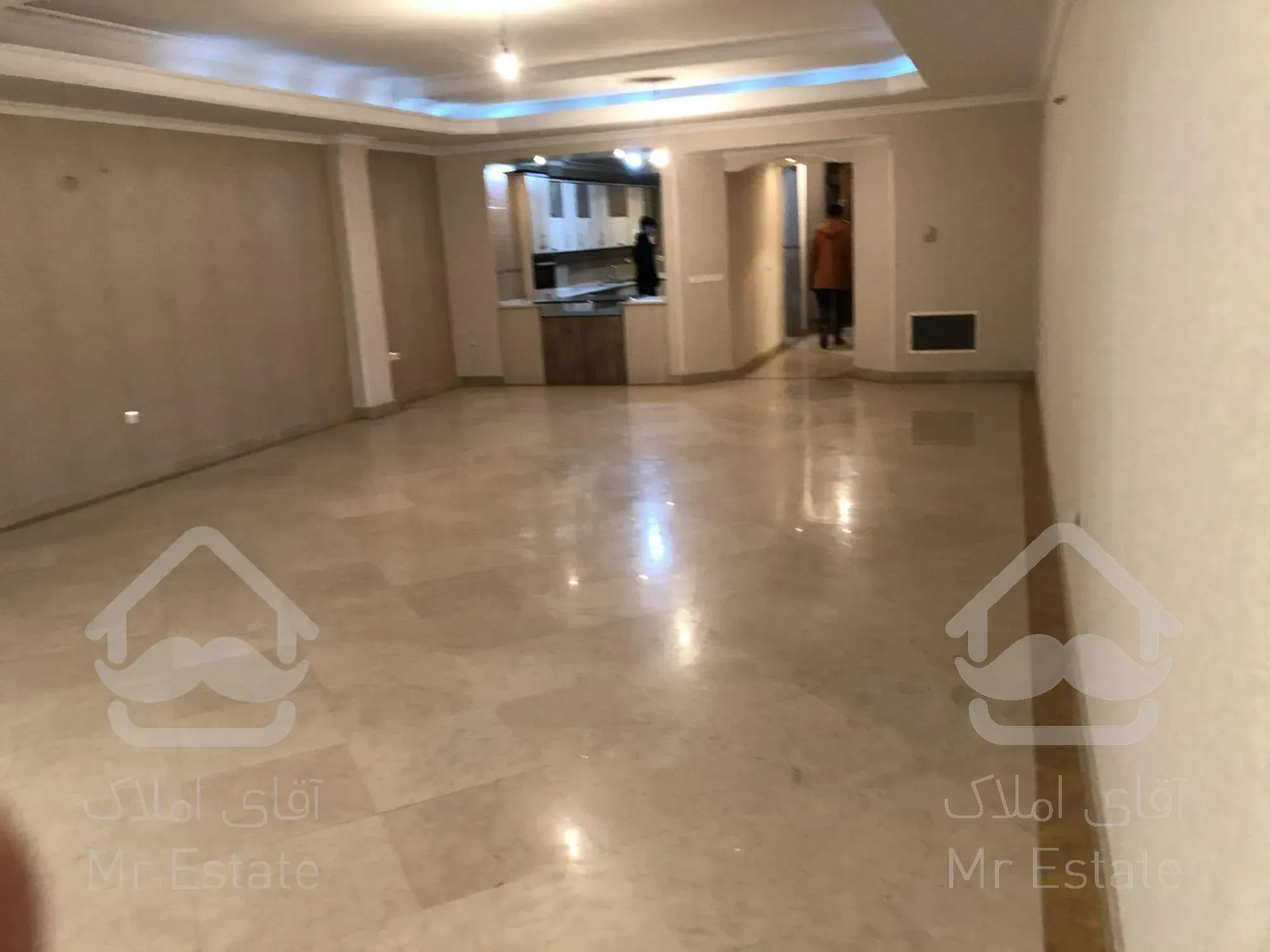 رهن و اجاره آپارتمان ۲۲۰ متری ۳ خوابه فرمانیه