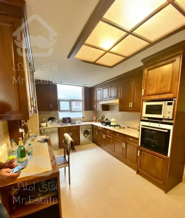 آپارتمان اوین ۱۴۱ متری