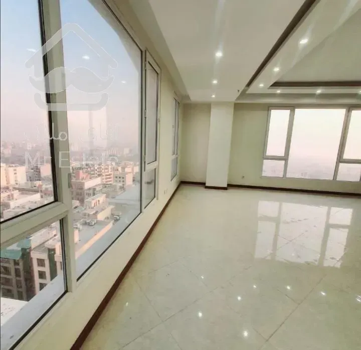 برج مجلل رونیکاپالاس