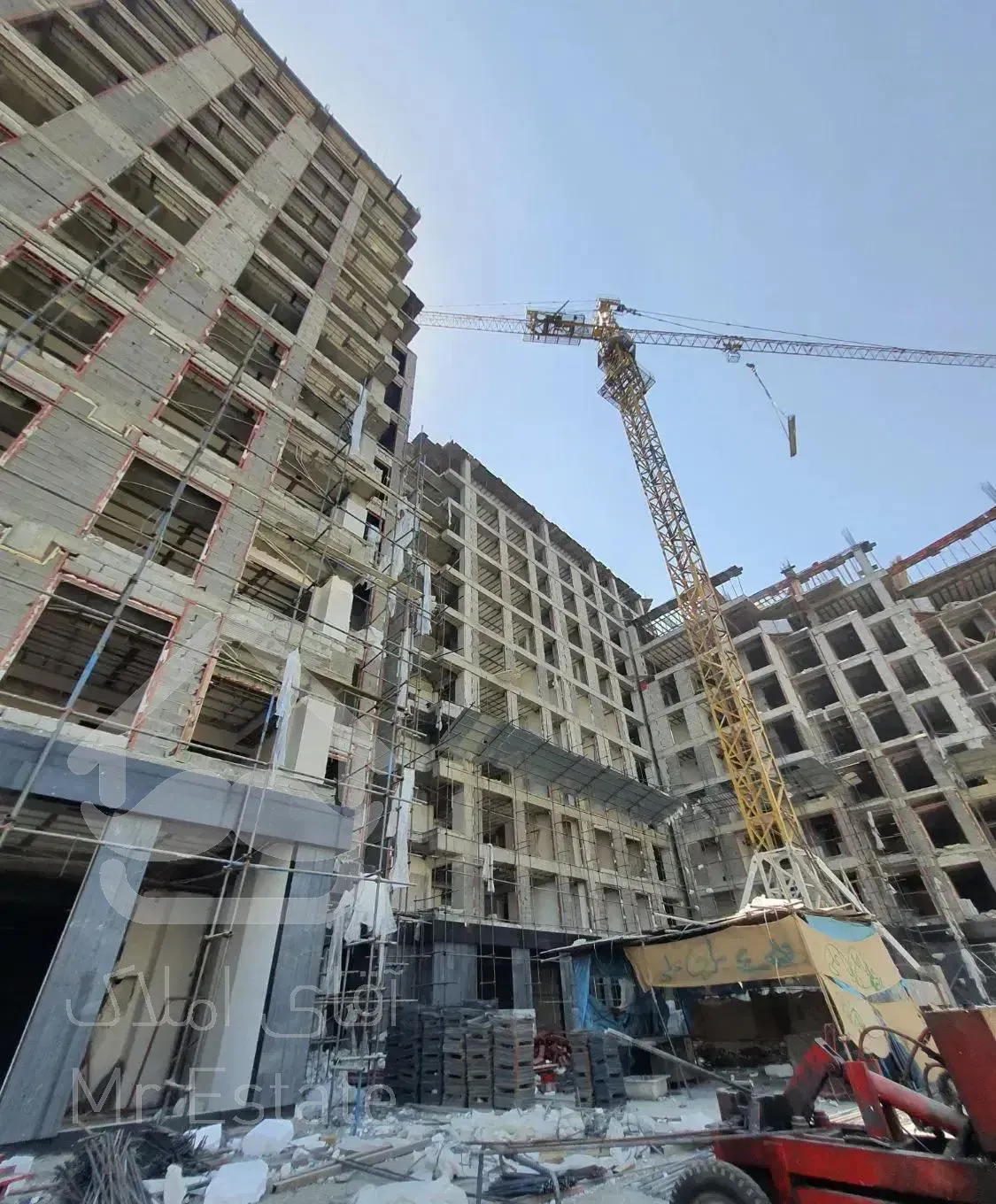 رویال هما/گنج منطقه دو/۲۰۰ متر،سه نبش/قربانی