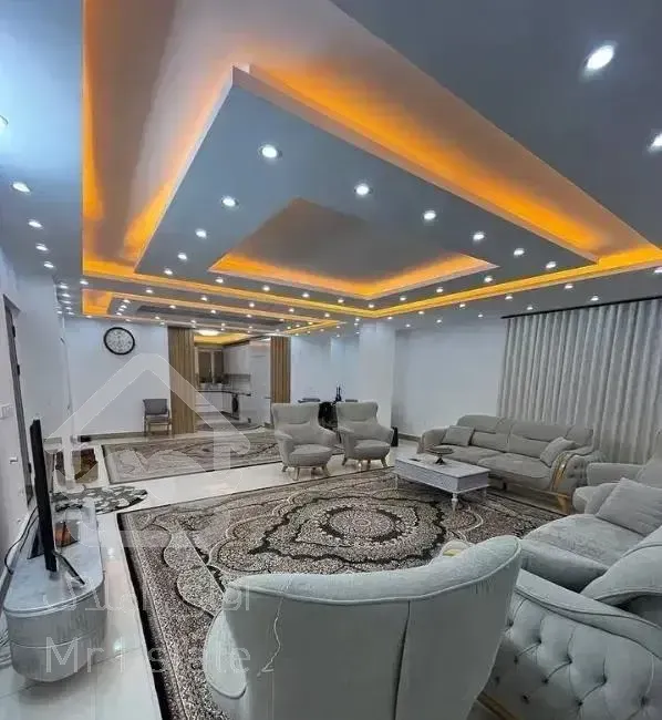 معماری متمایز 135متر 2خواب چهارباغ شرقی تک واحدی