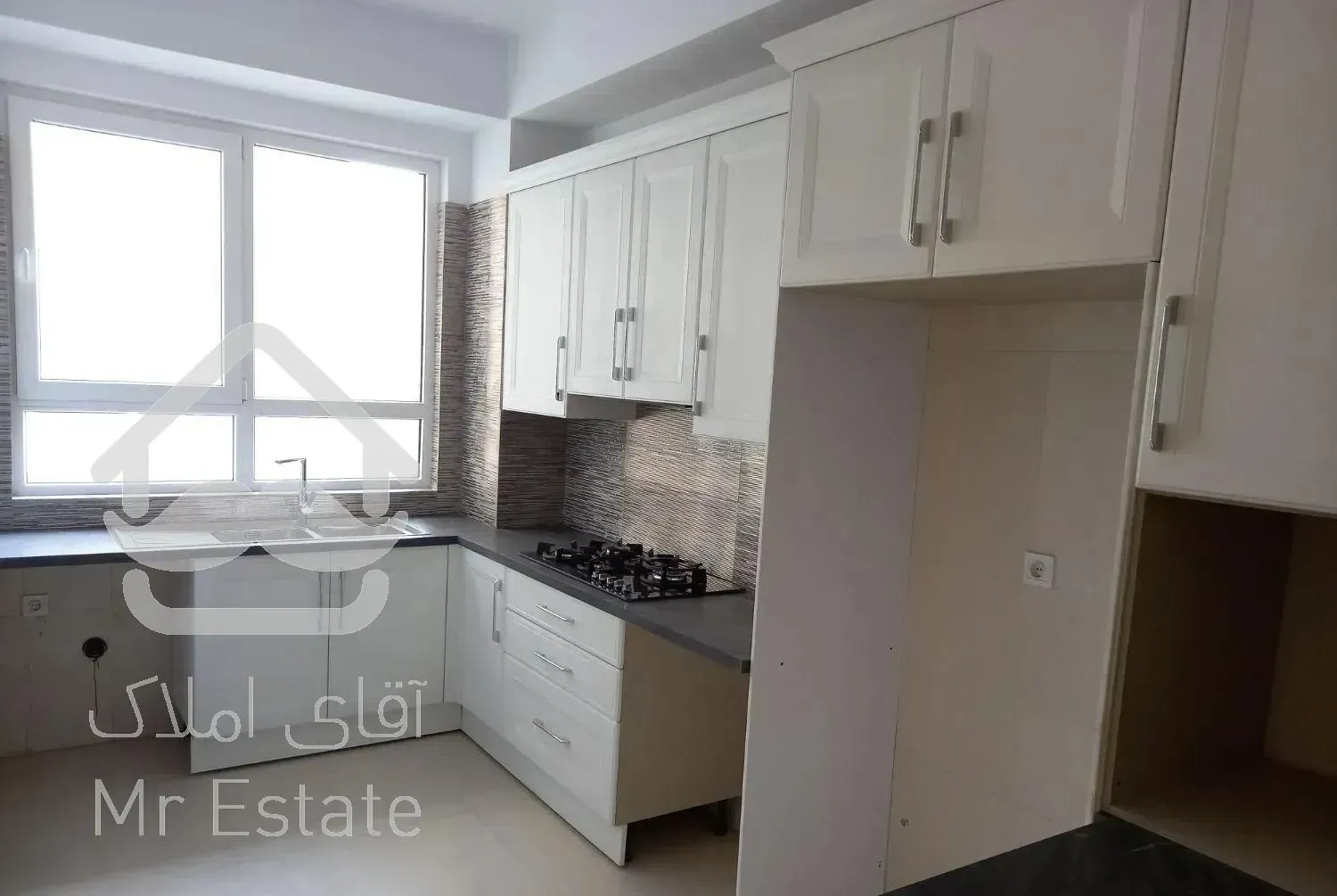 ۸۰متر/یک خواب/روبه افتاب/نوساز/اکباتان بیمه