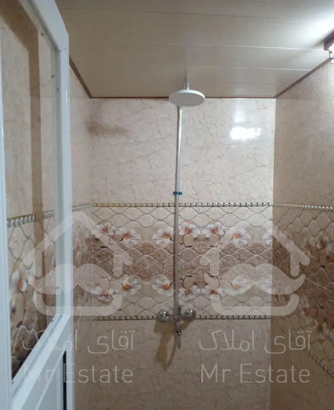 سوئیت ۵ واحد دربست نوساز تمیز با پارکینگ