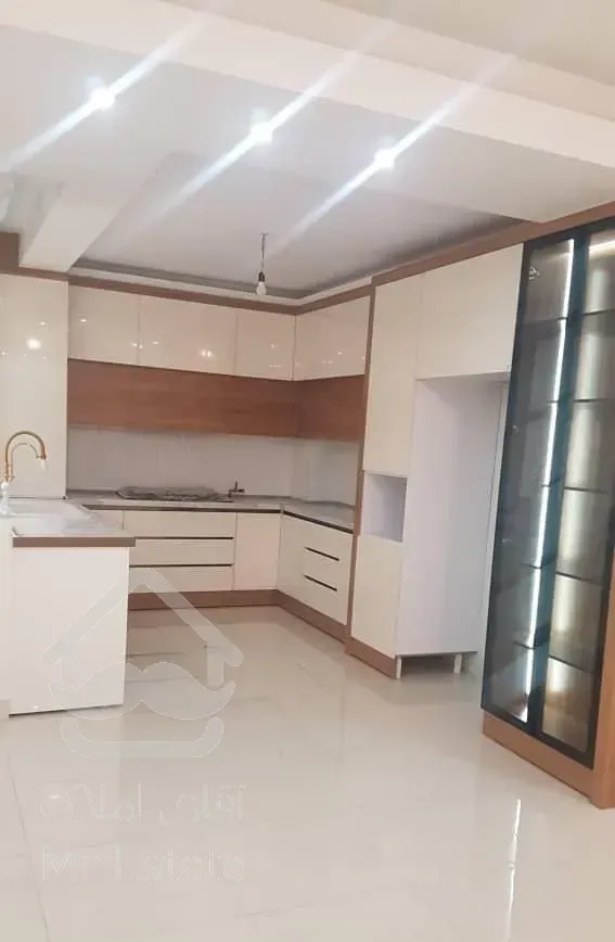 آپارتمان نوساز و خوش نقشه با متریال عالی