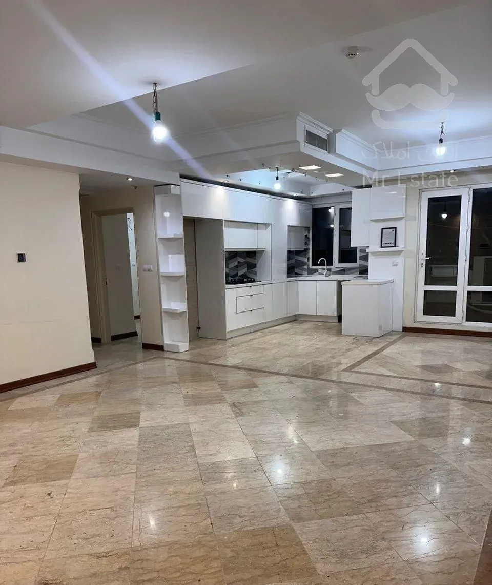 ۱۰۰ متر ۲ خواب / فول/ رو به آفتاب/ لابی و لابی من