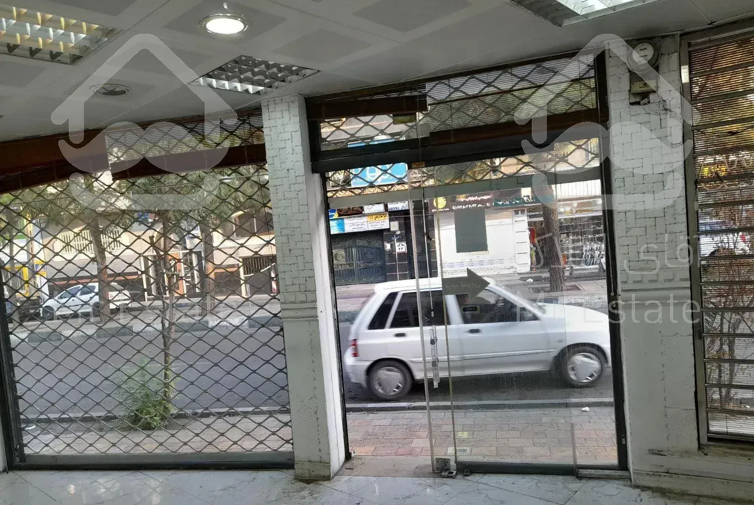 ۳۵ متر مغازه دو دهنه