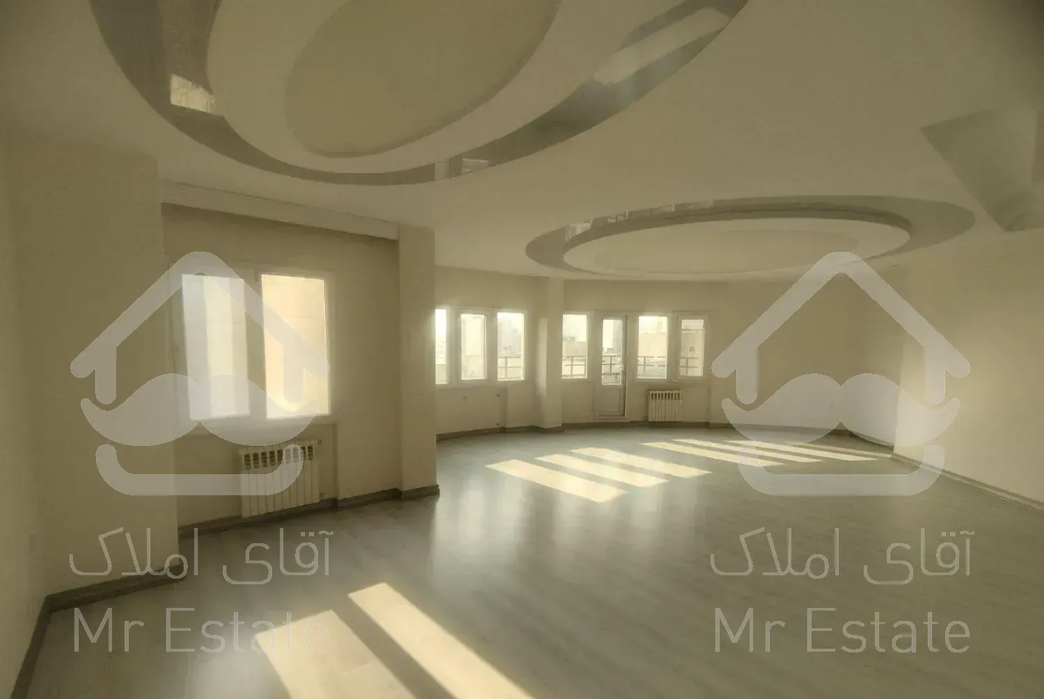 ۲۰۵متر /سه خوابه/فول امکانات 2پارکینگ /امانیه