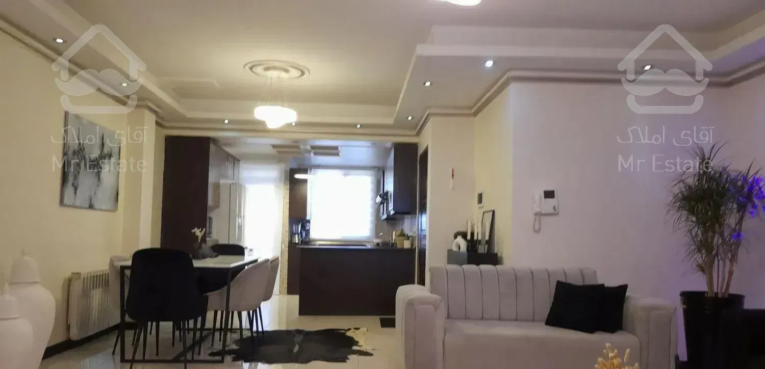 ۹۲متری ۲خوابه نورگیر