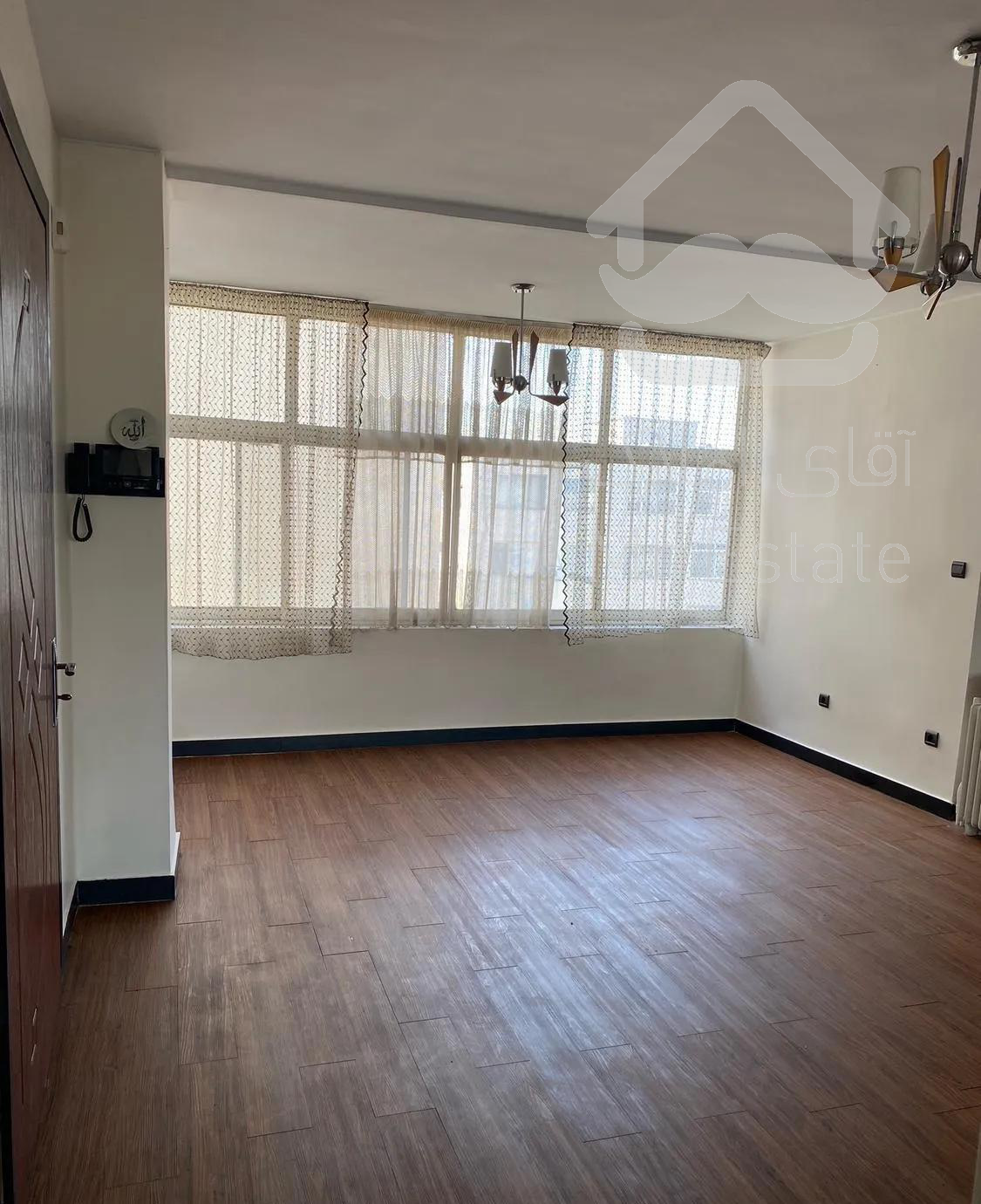 180 متر مربع دارای 3 خواب بزرگ با کمد های جا دار