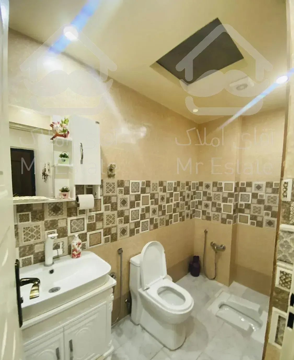 ۸۷متر/فول امکانات/۳ طرف نورگیر