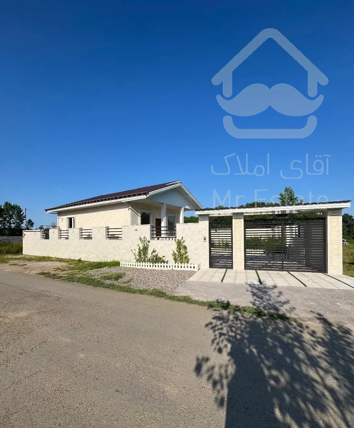 فروش ویلا 222 متری کلید نخورده/بر جاده آسفالت/