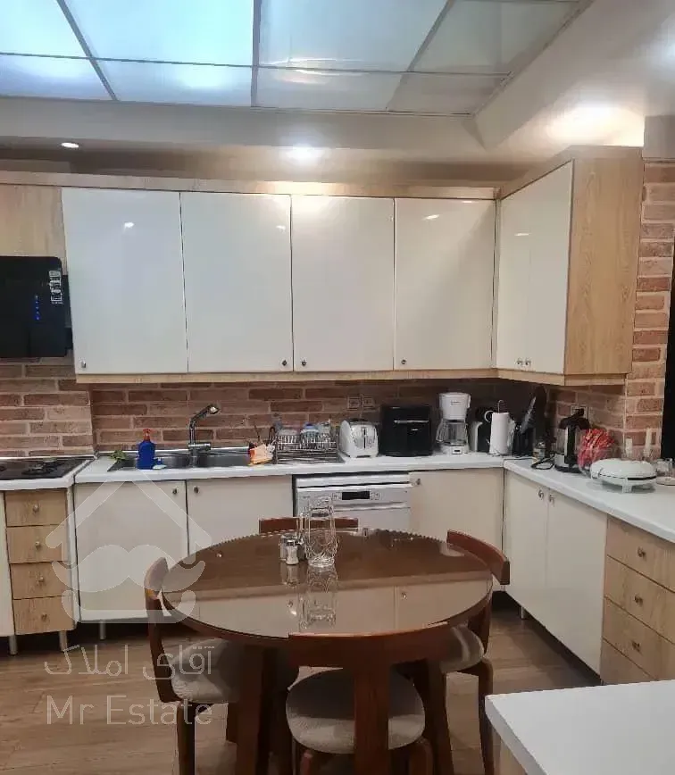 ۱۸۵متر،بالای کاج،۲پارکینگ