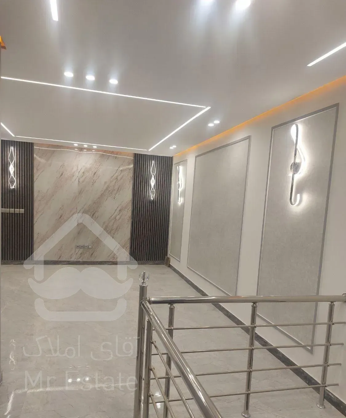 آپارتمان حیاط دار