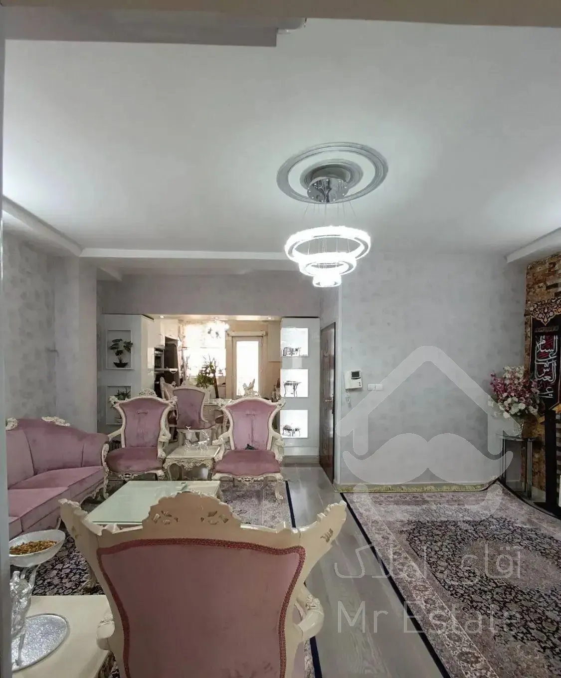 واحد ۷۸ متری ۲ خوابه خوش نقشه و بسیار تمیز