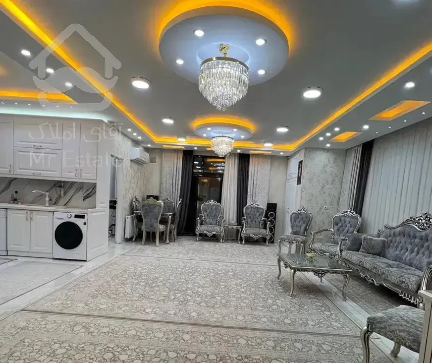 فروش یک طبقه از ۳ طبقه/ ۳ خواب / باحیاط خلوت