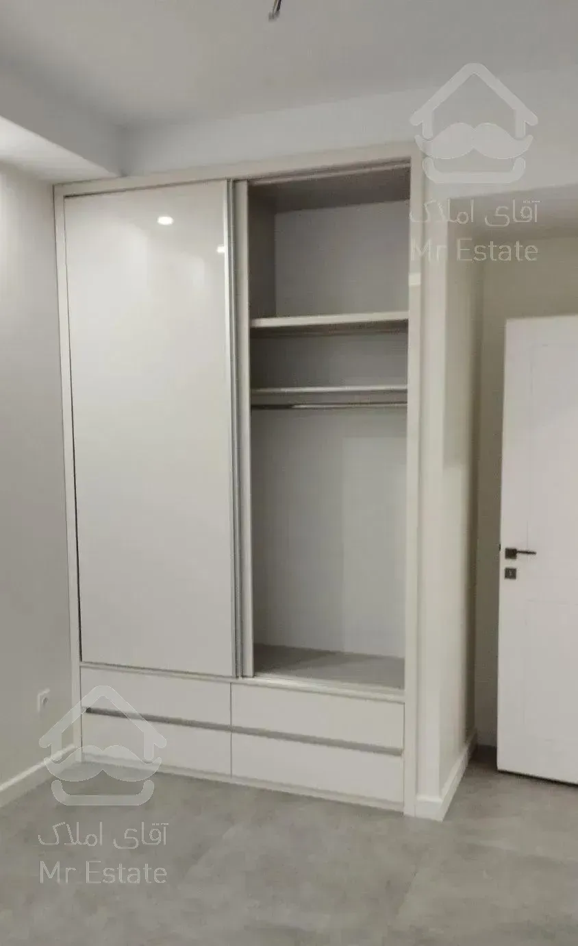 محدوده مترو 135متر 3خواب کلید نخورده فول امکانات