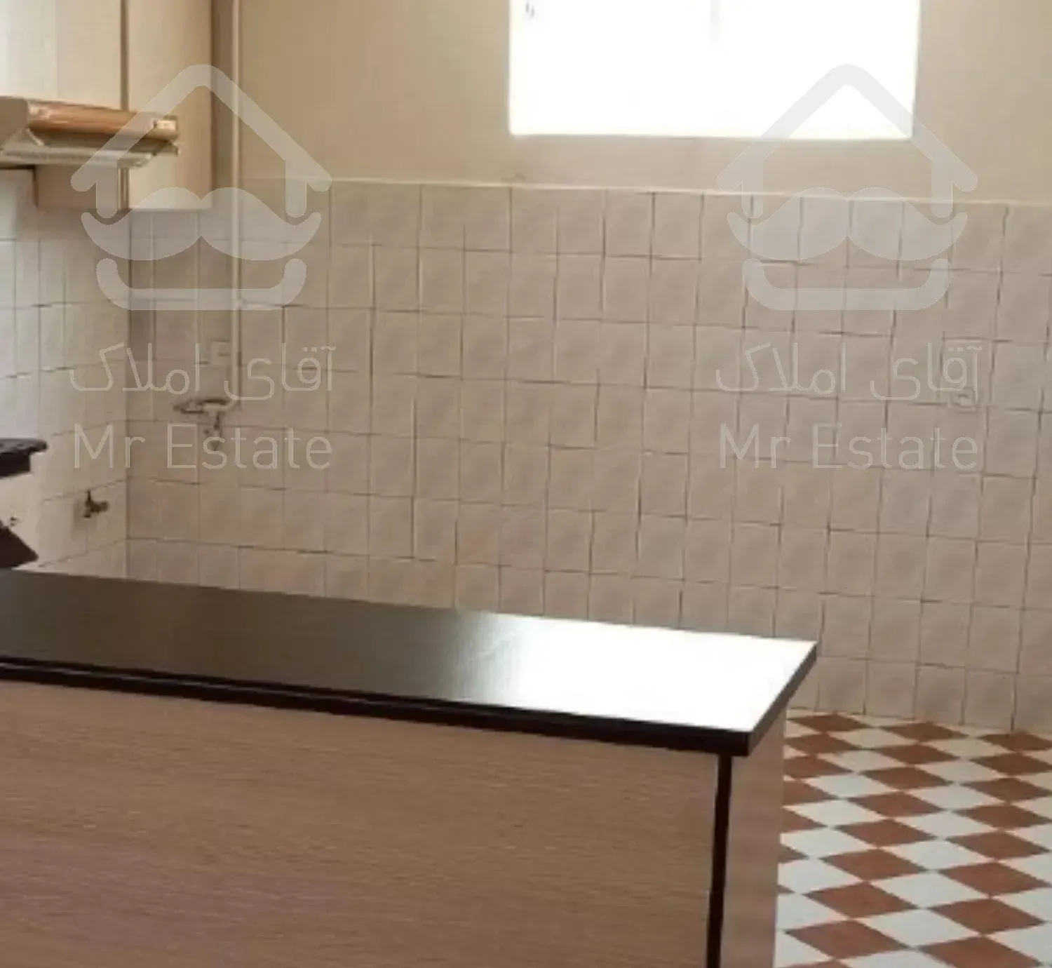 ۸۶ متری دو خواب داخل مجتمع