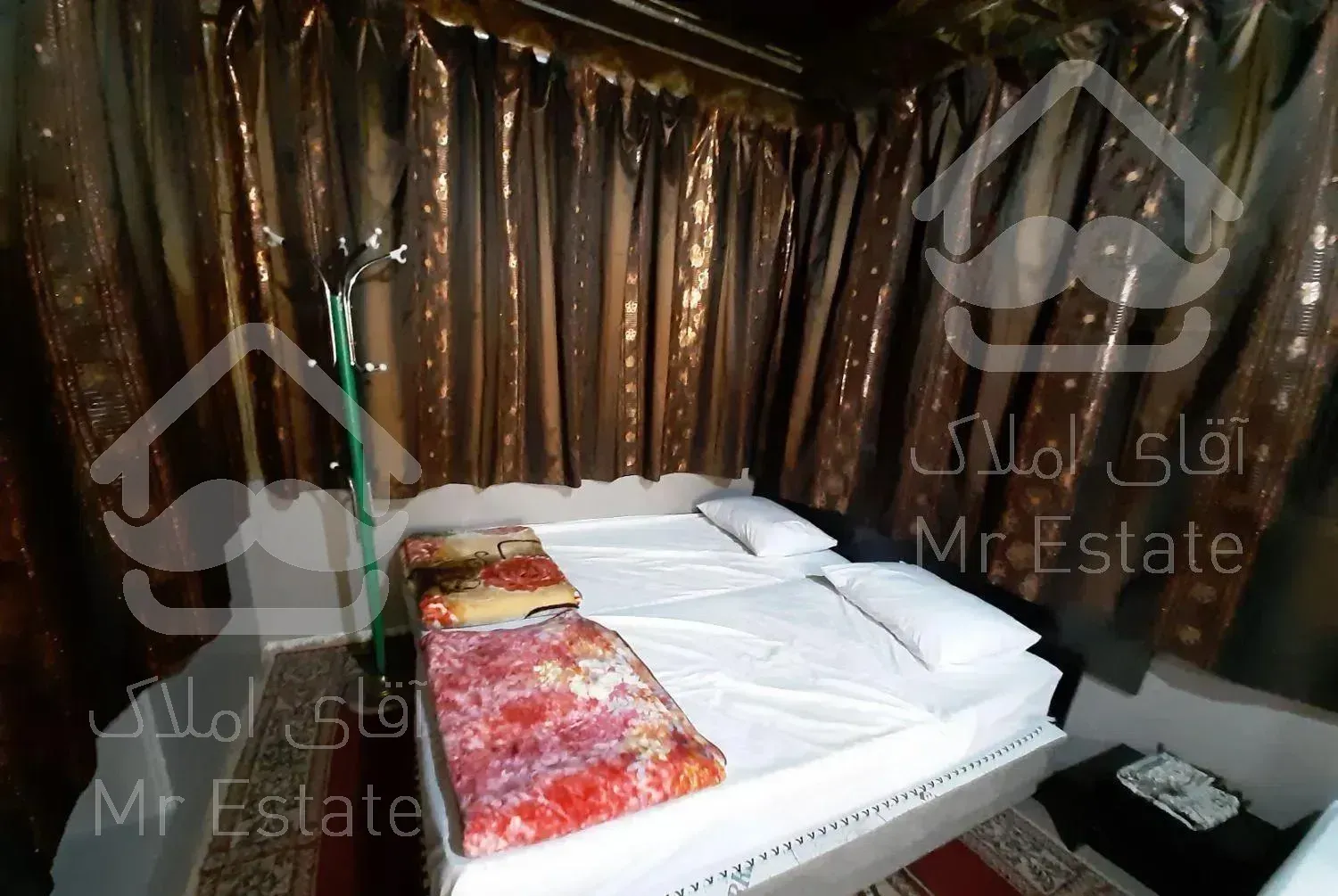 منزل مسافر با حیاط و پارکینگ