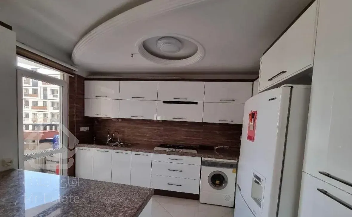 فروش آپارتمان ۱۴۵ متری / دارای پارکینگ اضافه