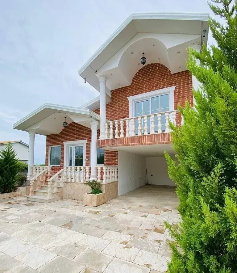 ویلا نیم پلوت/سندتکبرگ/شهرکی/حیاط مستقل