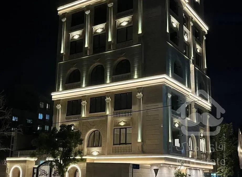 156متر هنرستان همکف+80 متر حیاط /دو پارکینگ در سند