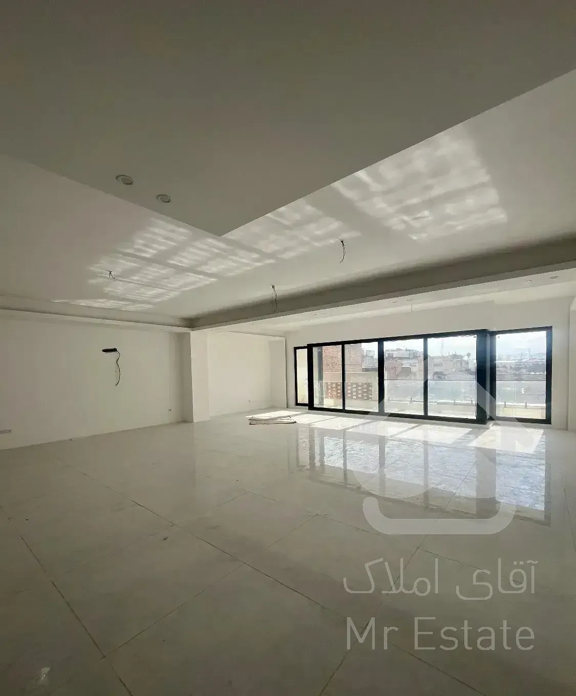 آپارتمان ۲۵۰ متری تاپ لوکیشن