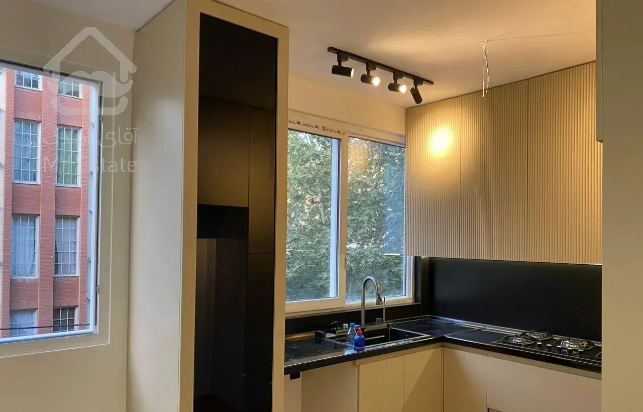 ۹۱ متر/ اقبال لاهوری/ پیروزی/ آسانسوردار/ فول