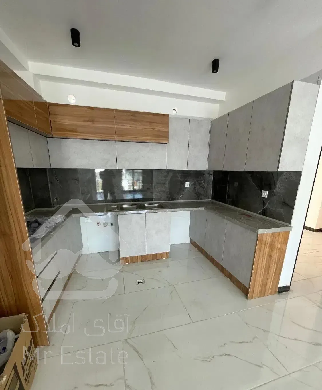 ویلای ۱۵۵ متری نوساز سند دار حوالی میدان معلم