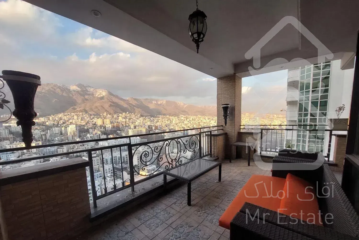 ۳۰۰متر ۴خواب طبقه ۲۲ افرا