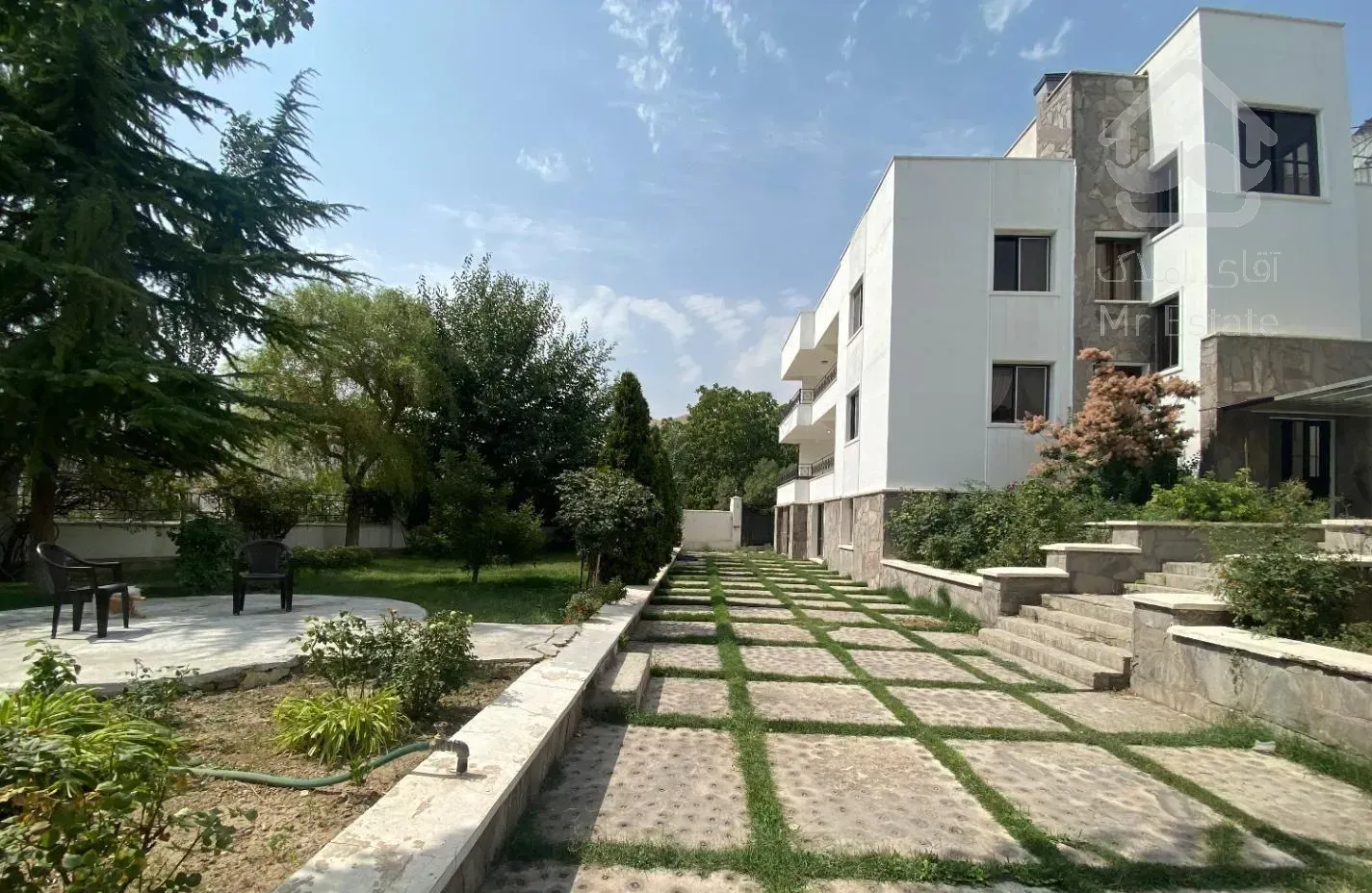 ویلا آپارتمان ۳طبقه صحرای ناران نارون