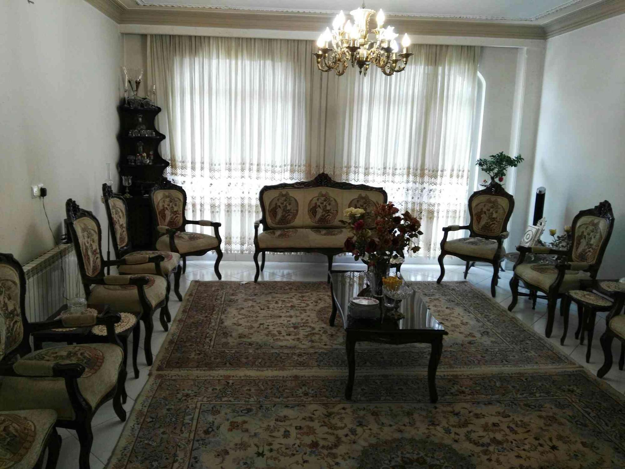 ۱۸۵ متر تکواحدی سه خواب فول کاشانی گلها