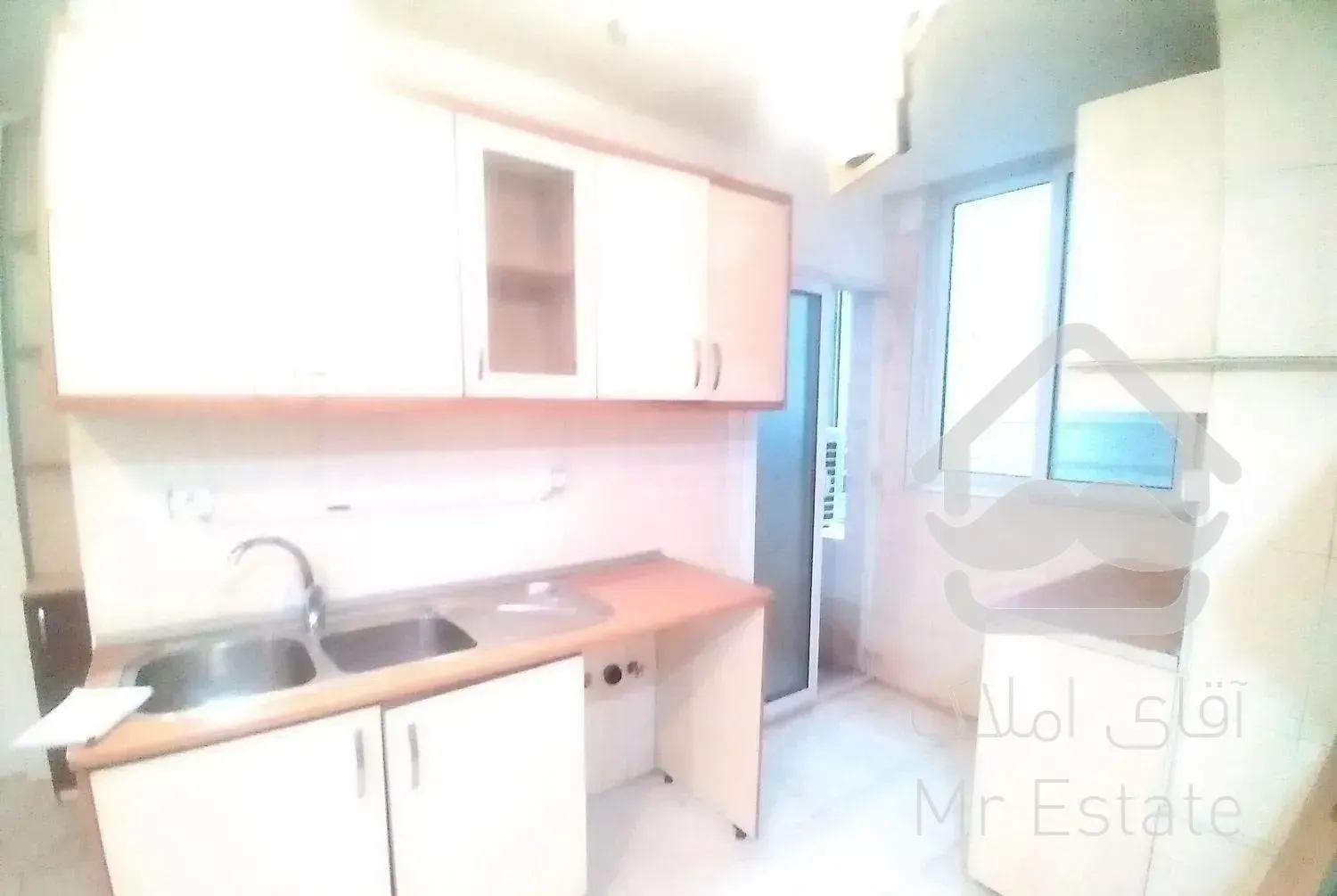 85 متر نوبنیاد / ورودی از لابی / حیاط مشجر