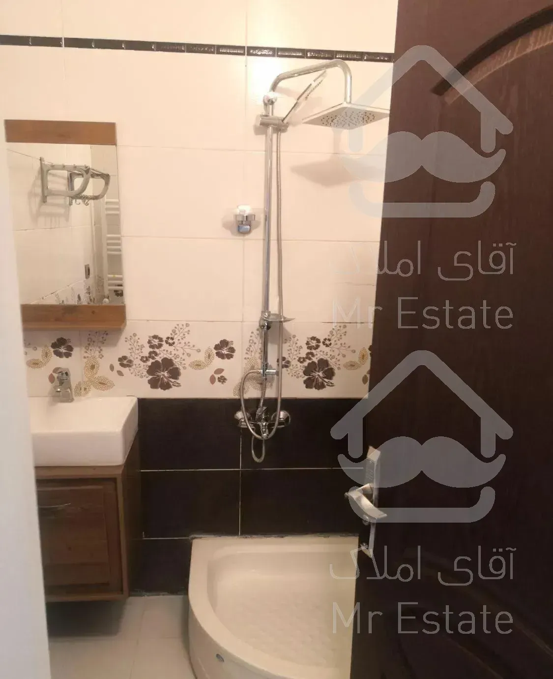 130 متر دو خواب آناهیتا