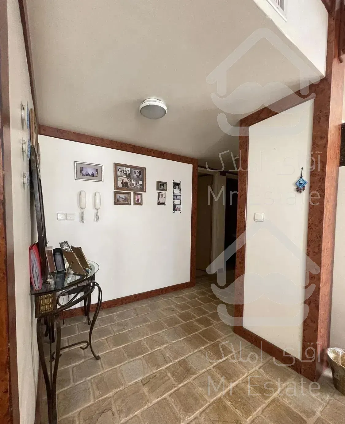 آپارتمان زیبا، دارای قدر سهم، نزدیک‌ باغ ایرانی