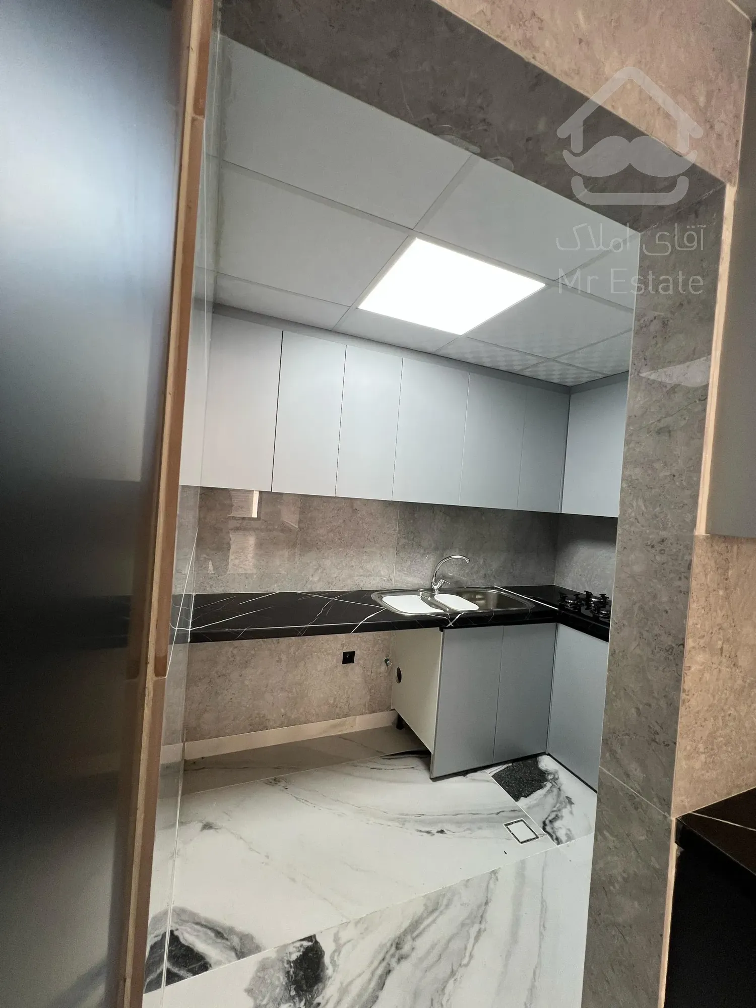 متراژ زمین ۱۷۰ متر