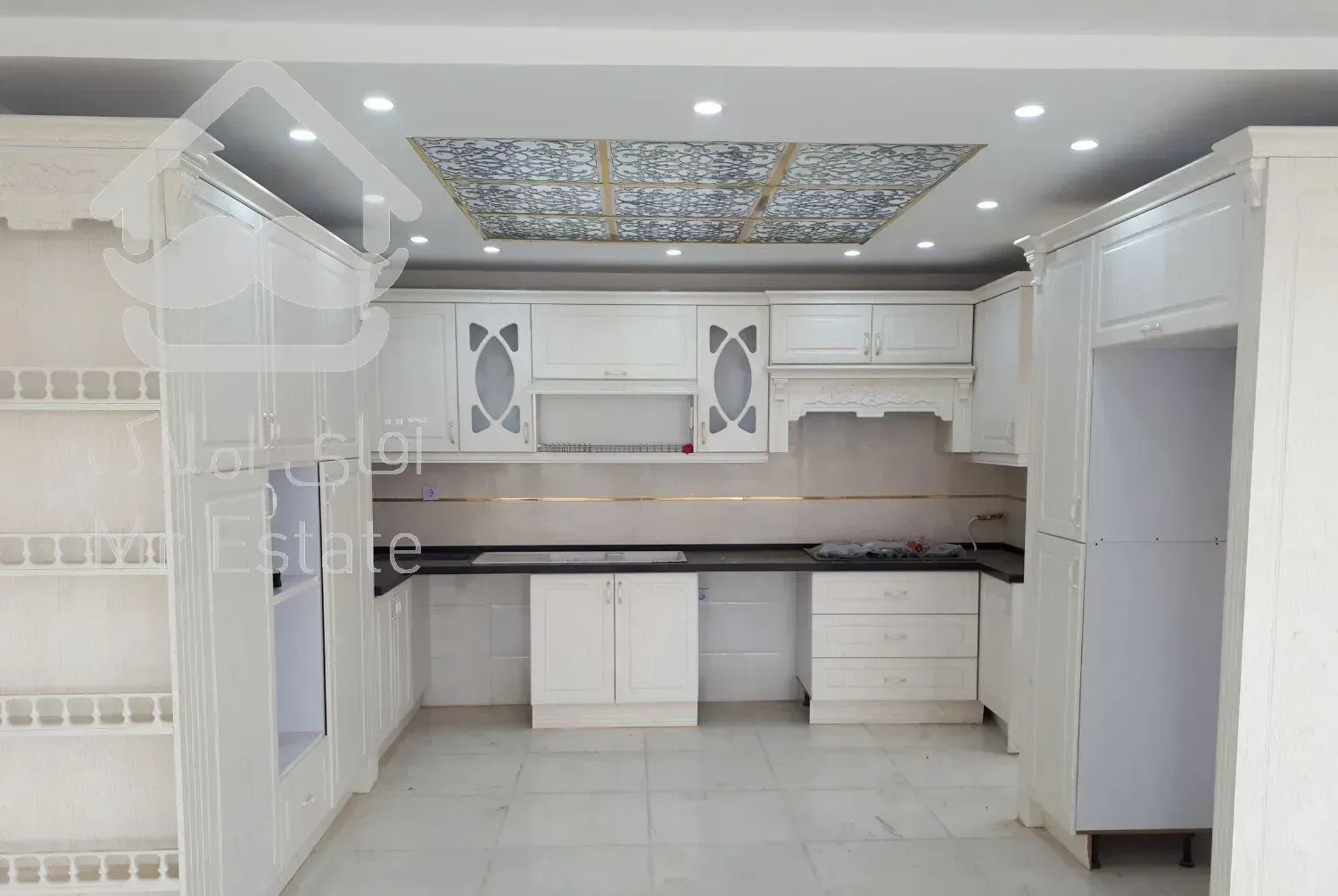 آپارتمان با ویوی ابدی کلید نخورده خلیل کوشک