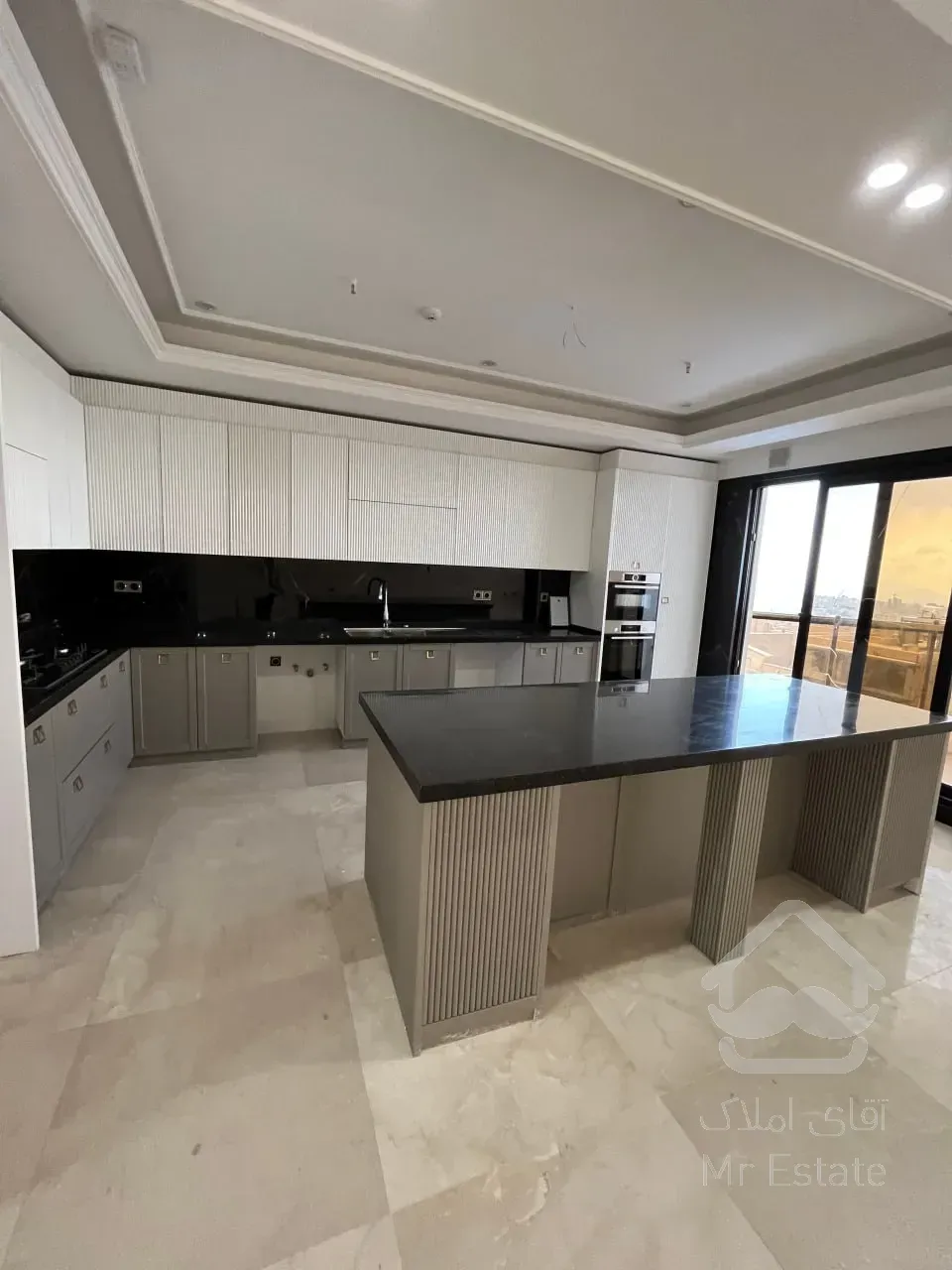 فروش برج 239متر 3 خواب قیطریه با مشاعات ابی